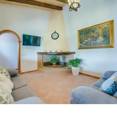 Villa Rural In Mallorca Ses Comes With Pool *